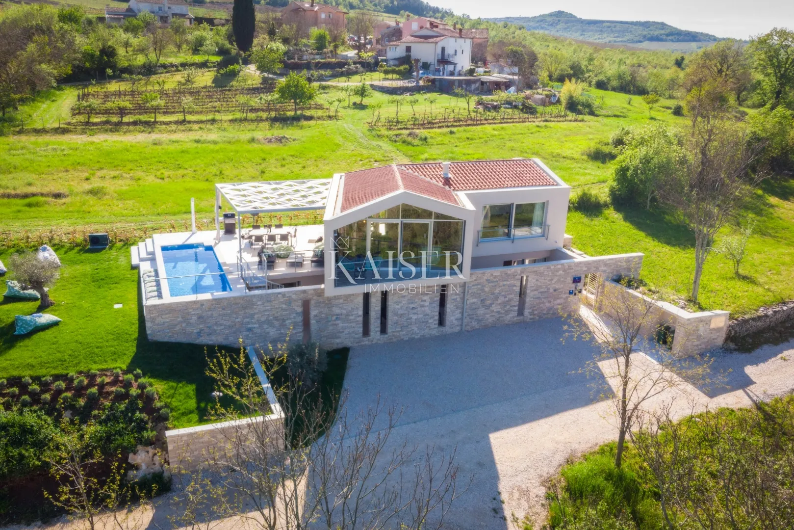 Istra, Motovun - vila 200m2, sa prekrasnim pogledom na Motovun