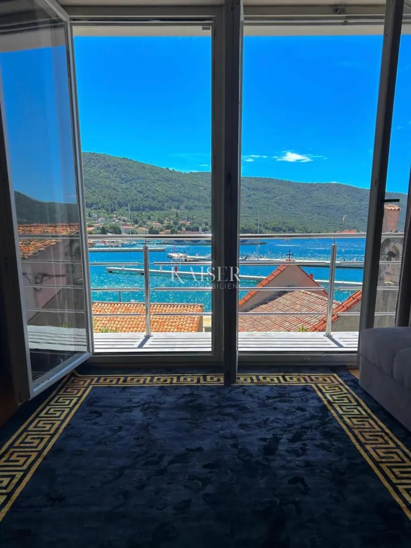 otok cres, cres - kuća sa 4 stana, 288m2, 50m od mora sa prekrasnim pogledom - slika 36