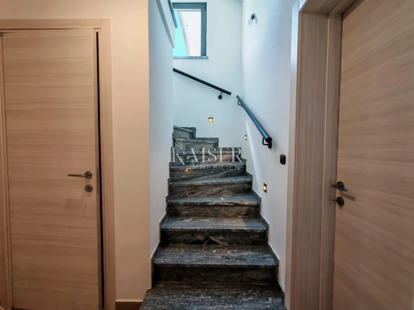 otok krk, malinska- luksuzna vila 208m2 s bazenom i pogledom na more - slika 36