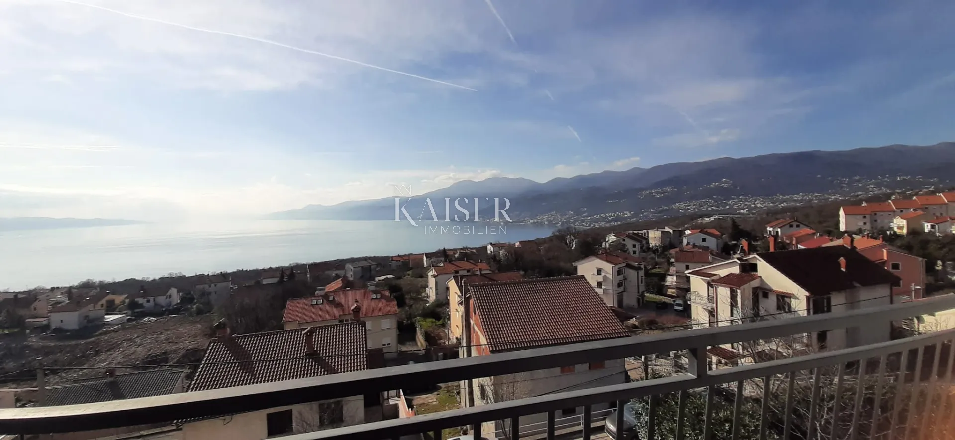 Rijeka - Moderna kuća sa etažiranim stanovima i pogledom na more