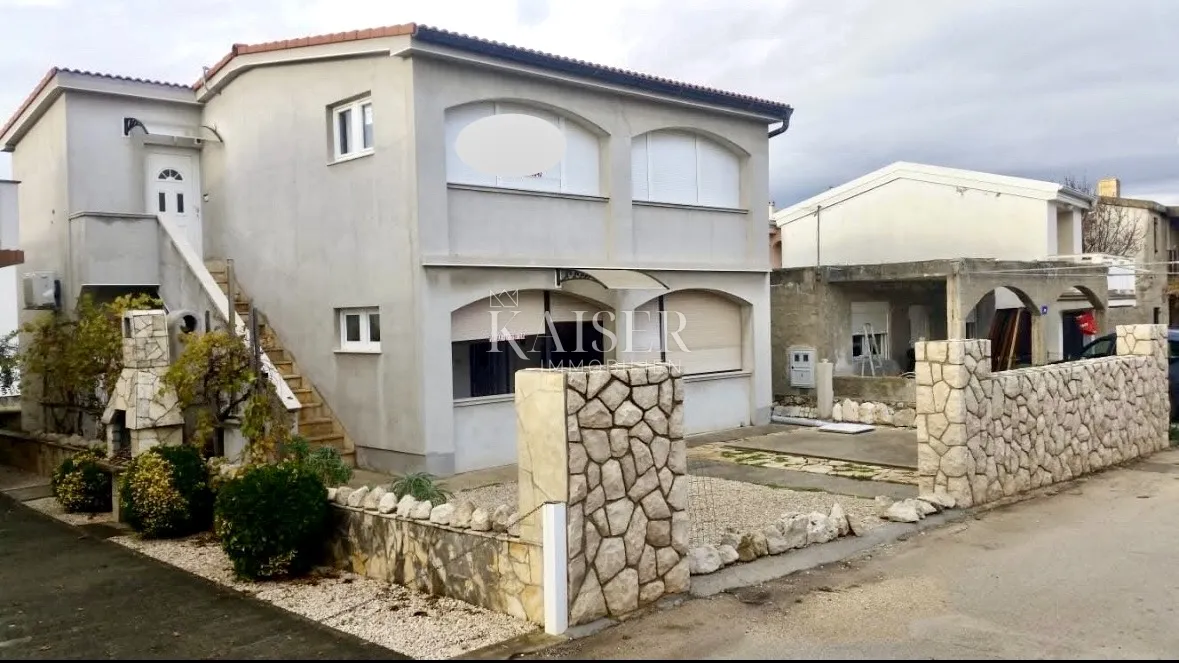 Zadar, Vir – kuća s dvije odvojene jedinice, 200 m od mora