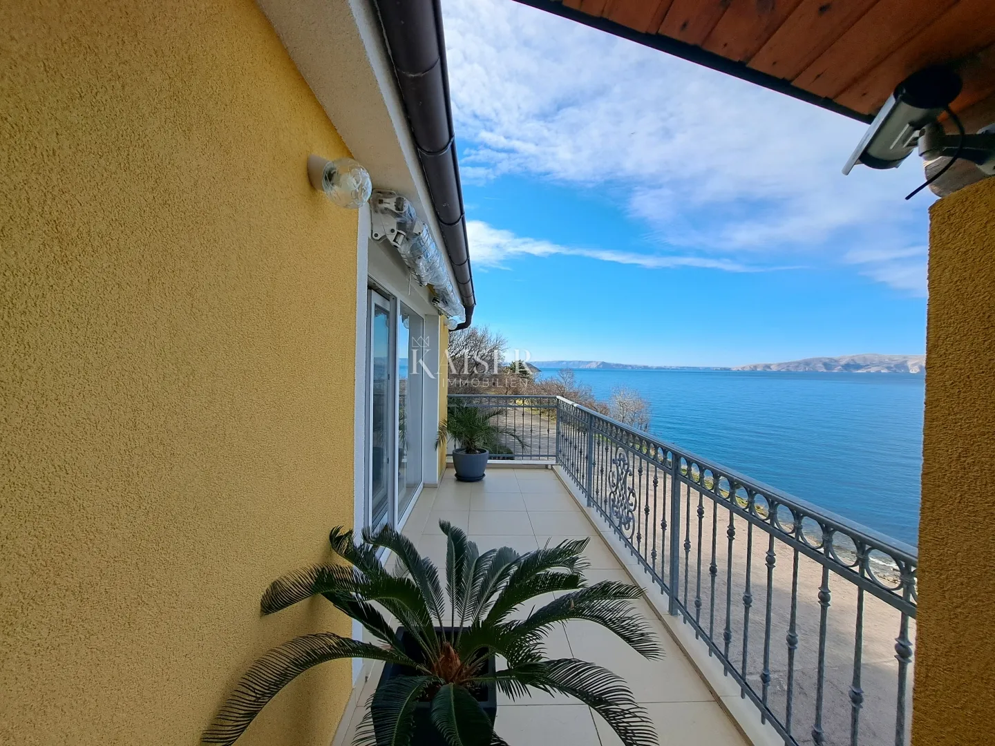 senj, okolica- kuća prvi red do mora - slika 9