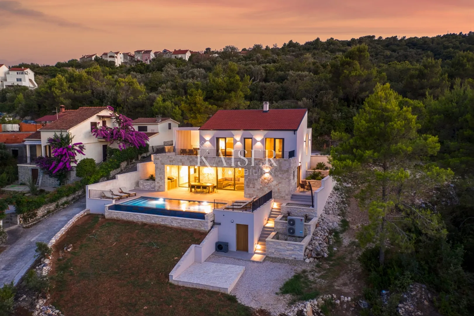 Luksuzna vila s infinity bazenom i pogledom na more - Mali Iž, Zadar