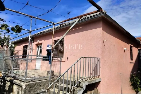 kuća s velikim potencijalom na izvrsnoj lokaciji u srcu privlake - slika 3