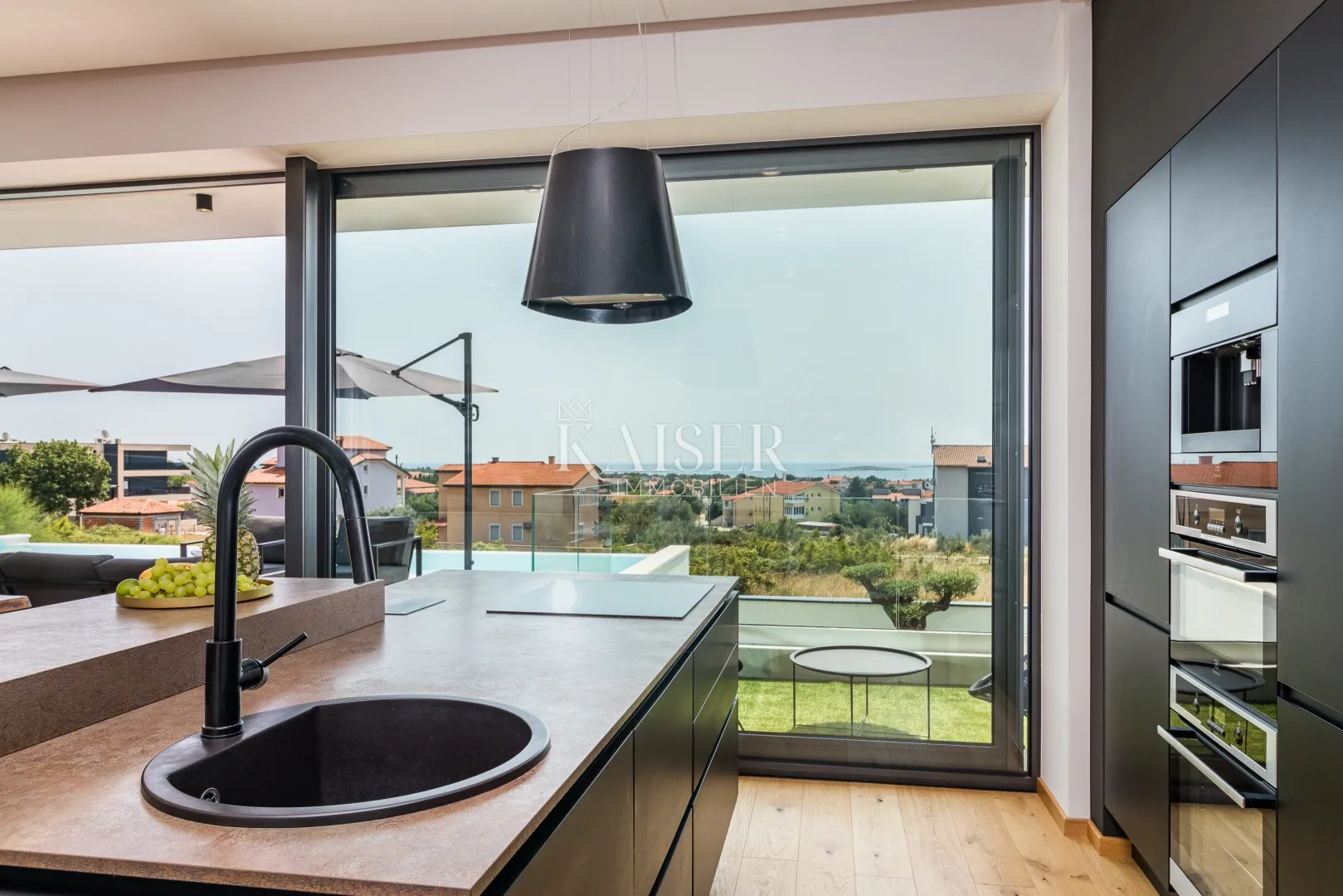 istra, medulin- luksuzna vila 400m2 s infinity bazenom - slika 7