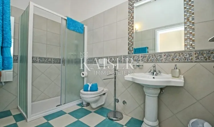 istra, kaštelir – luksuzna vila s prekrasnim pogledom na more - slika 18