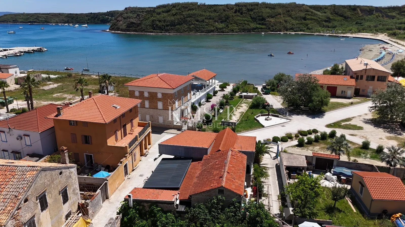 otok susak, kuća s restoranom - slika 9