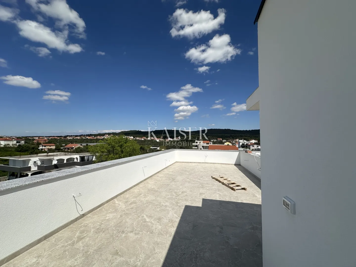 zadar, bibinje - stan s krovnom terasom – 100 m od mora - slika 2