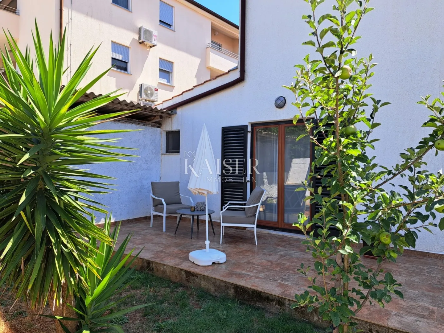 istra, medulin- apartmanska kuća 430m2 samo 200m od mora - slika 30