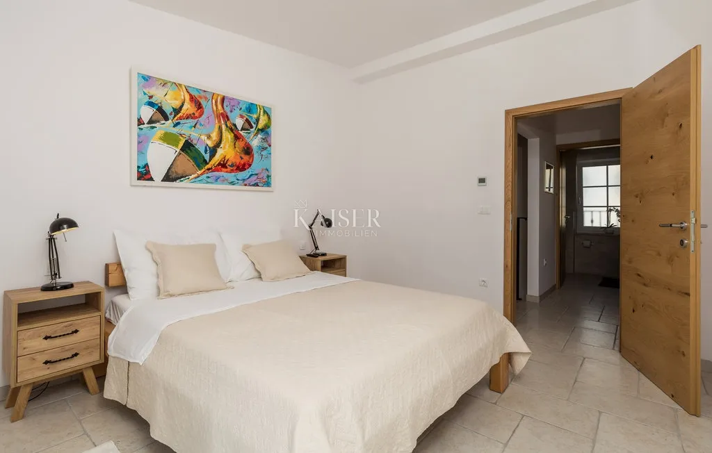 kornić, otok krk- vila 110m2 s pogledom na more i bazenom - slika 16