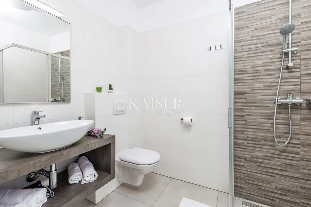 istra - poreč, ekskluzivna vila sa 6 apartmana blizu mora - slika 31