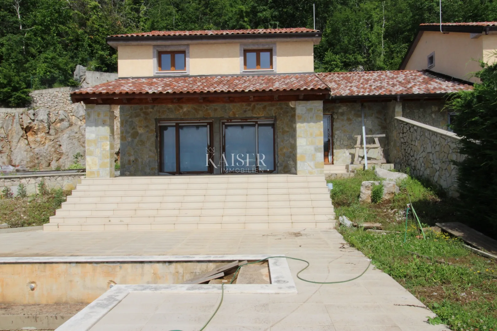 ičići-poljane, adaptirana dvojna kamena luksuzna kuća - slika 17