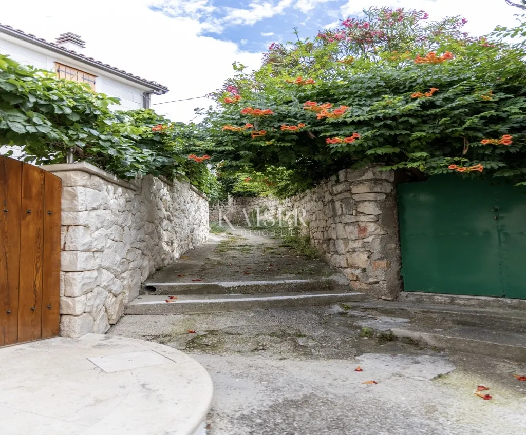 rogoznica - kuća prvi red do mora - slika 30