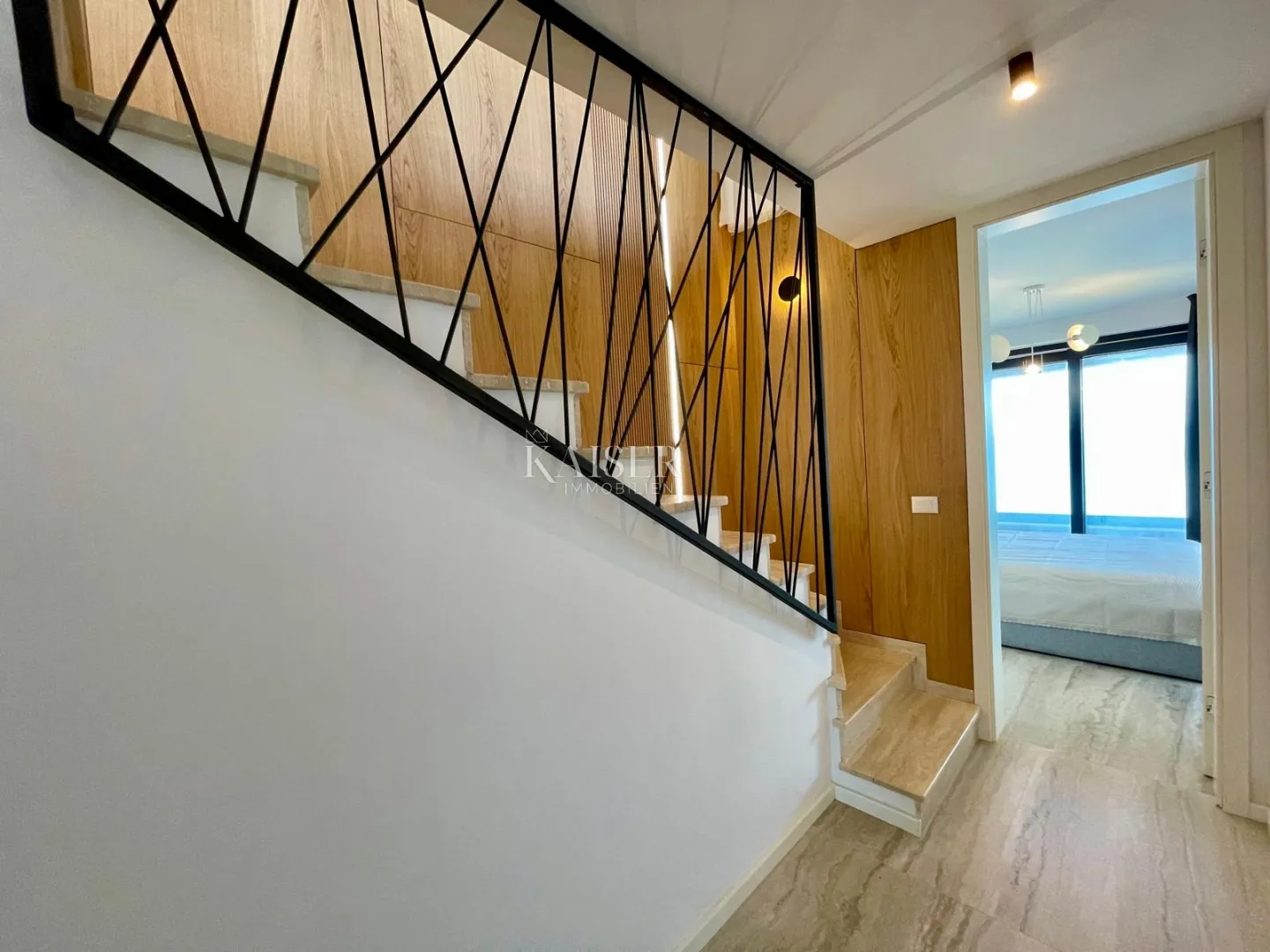 otok pag - ekskluzivni penthouse 118m2 , prvi red do mora - slika 24
