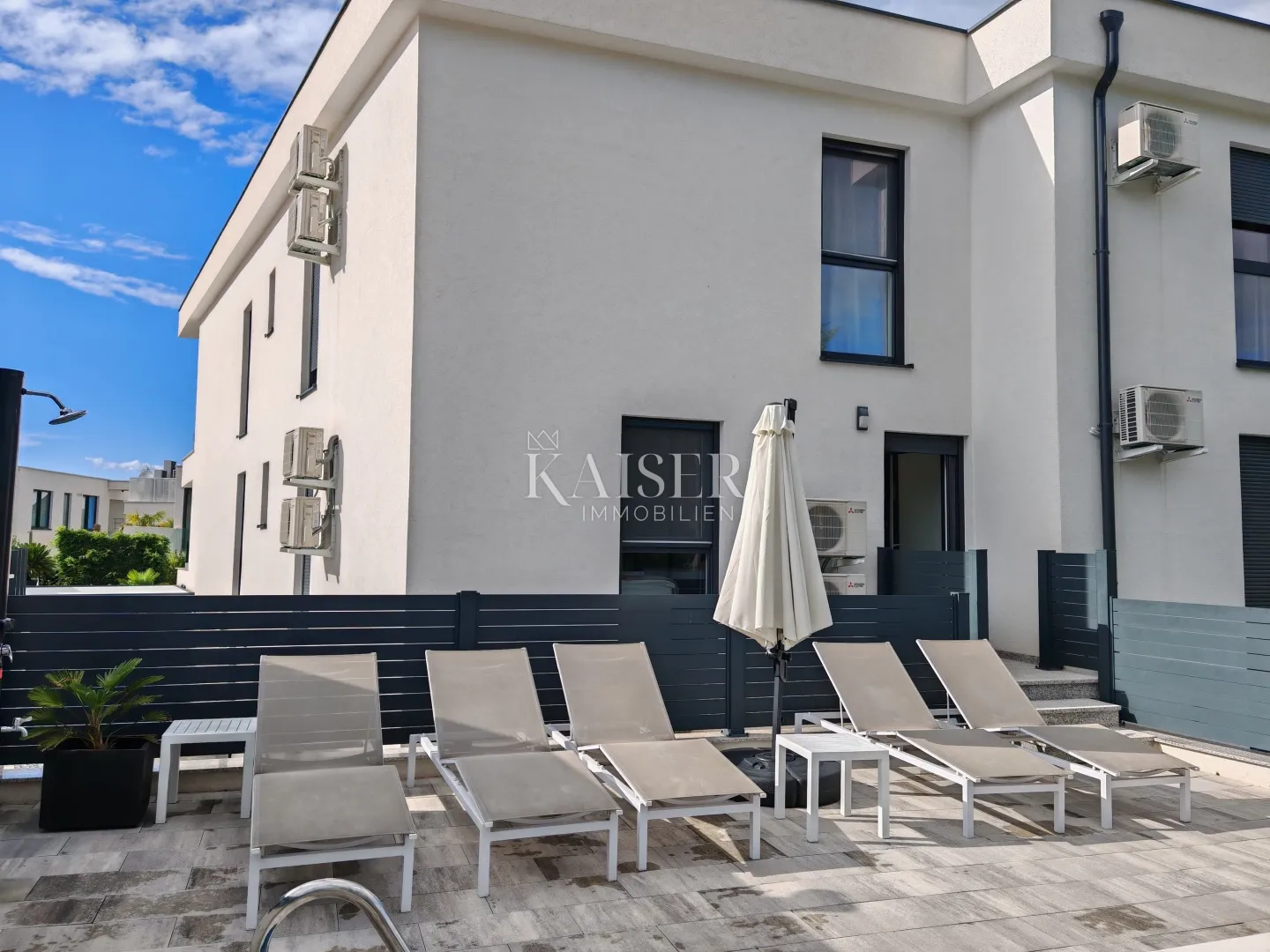 otok krk, malinska- stan 100m2 s bazenom i pogledom na more - slika 28