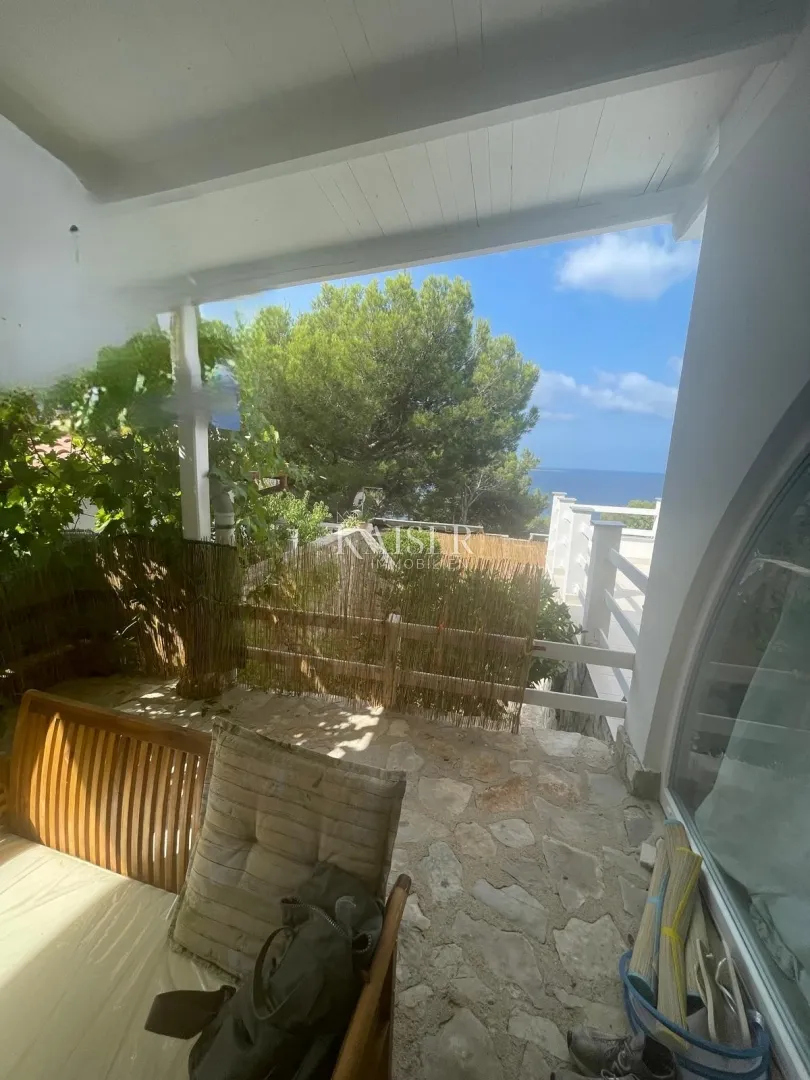 cres, martinšćica - samostojeća kuća 148 m², dva apartmana, 150 m od mora - slika 16