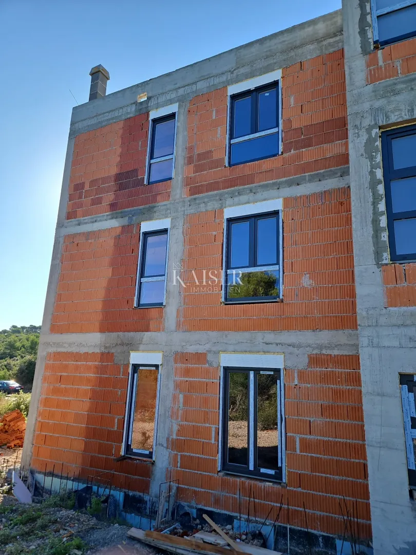 šibenik, brodarica - jednosoban stan 62,87 m2 - 190.000 € - slika 12