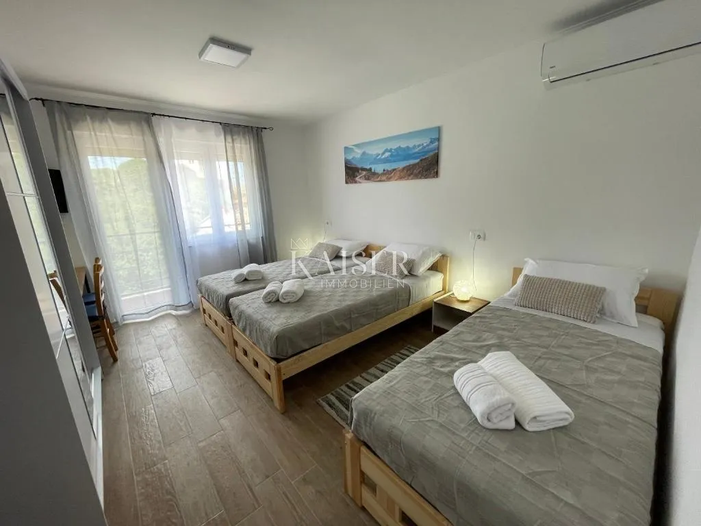 istra, labin - renovirana kuća s tri stana, 270 m2 - slika 9