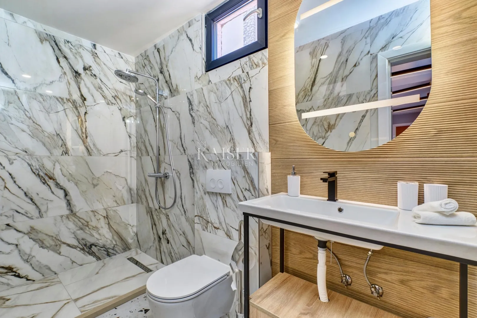 mali lošinj - luksuzna kuća sa 6 apartmana - slika 24