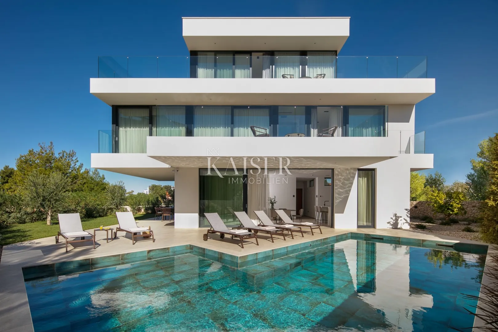 zadar, sukošan- luksuzna vila 495 m2 prvi red do mora - slika 2