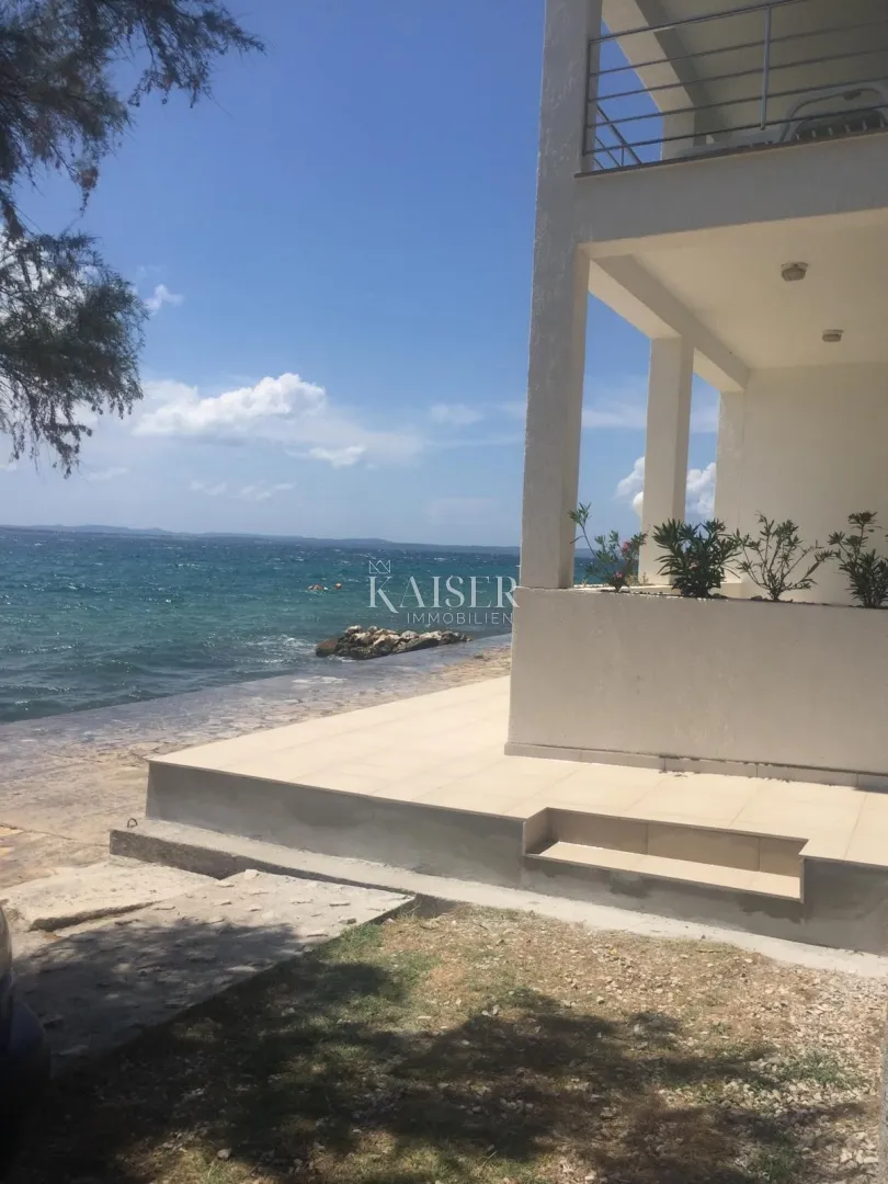 zadar - diklo : kuća prvi red uz more - slika 11