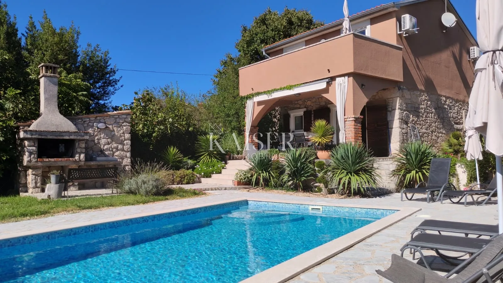 otok krk, dobrinj-renovirana kamena kuća 105m2 s bazenom - slika 31