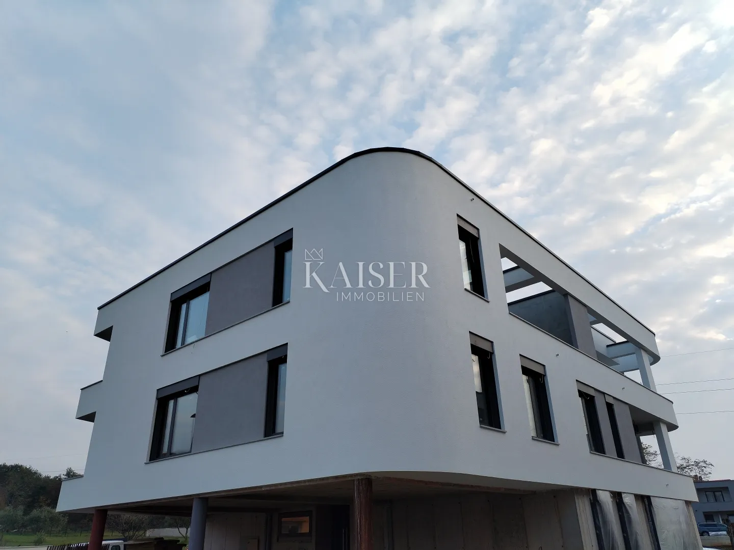 Istra, Umag, stan u novogradnji 84 m2, prvi kat, lift