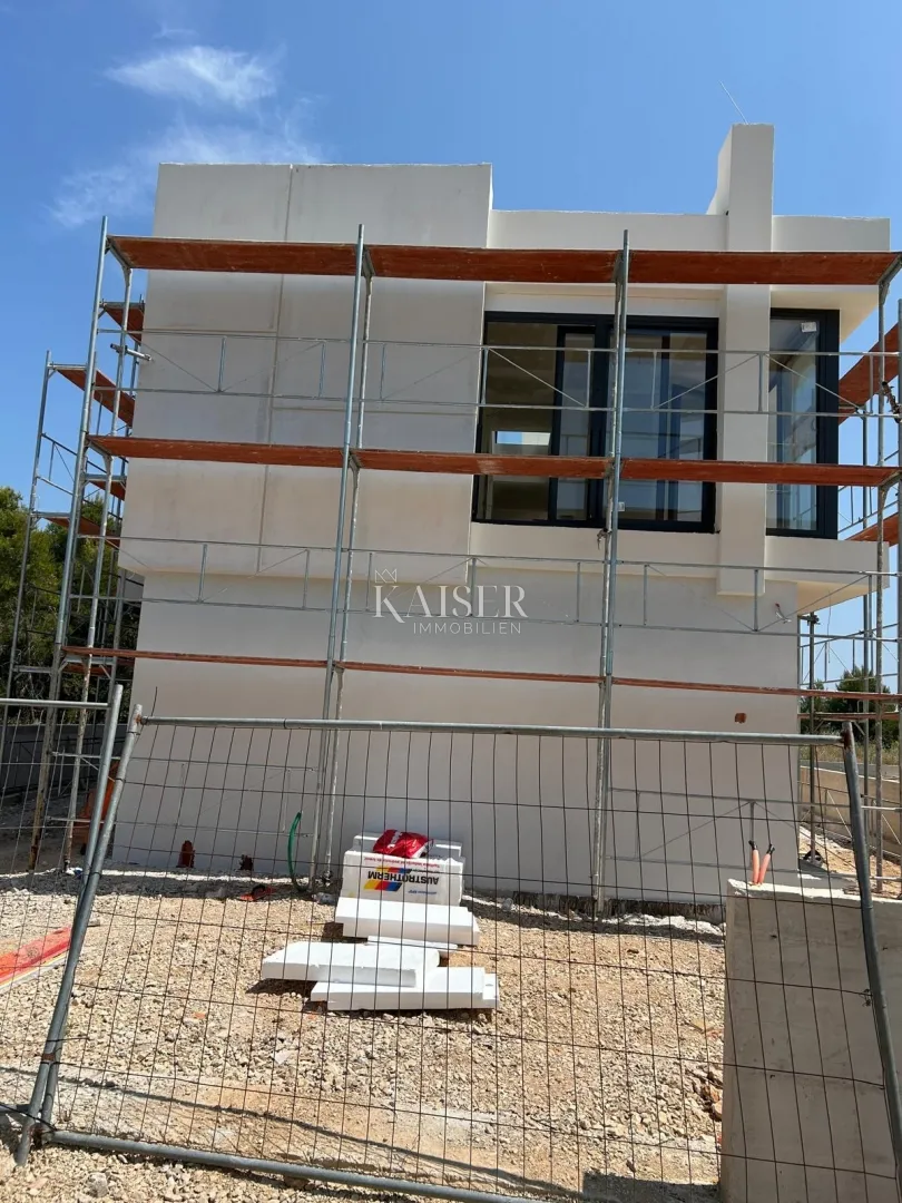 zadar, privlaka – novogradnja, luksuzna vila s bazenom u borovoj šumi, korak do pješčane plaže - slika 20