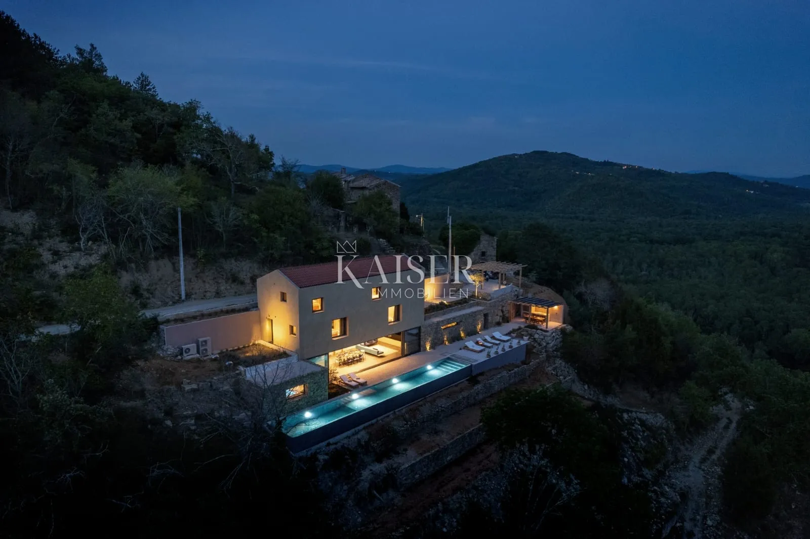 istra, motovun - moderna vila s pogledom na motovun - slika 10