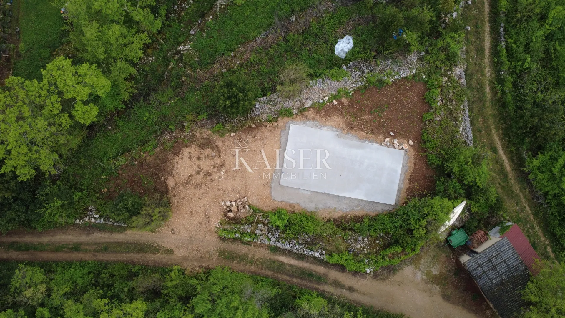 otok krk, dobrinj – građevinsko zemljište 451m2 s dozvolom - slika 4