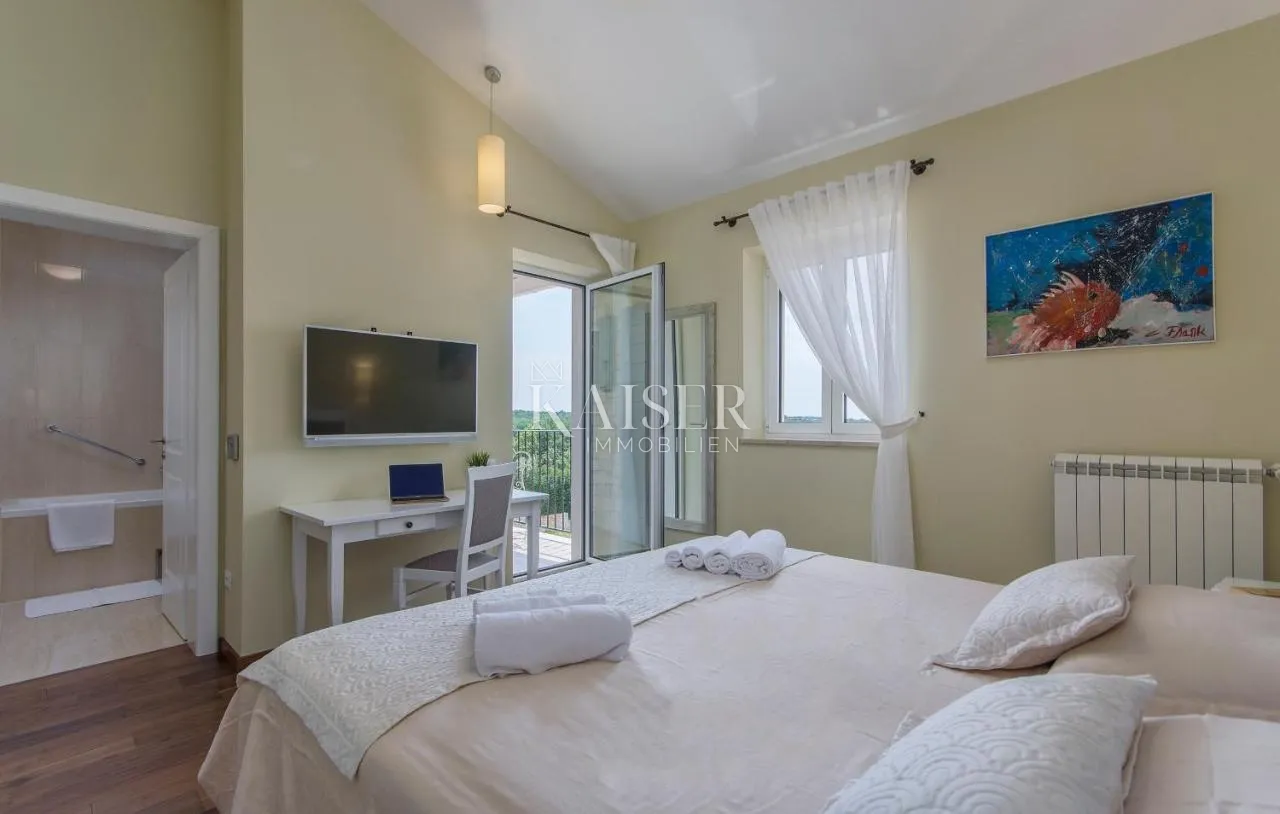 istra - poreč, kamena vila pogled more sa saunom - slika 22
