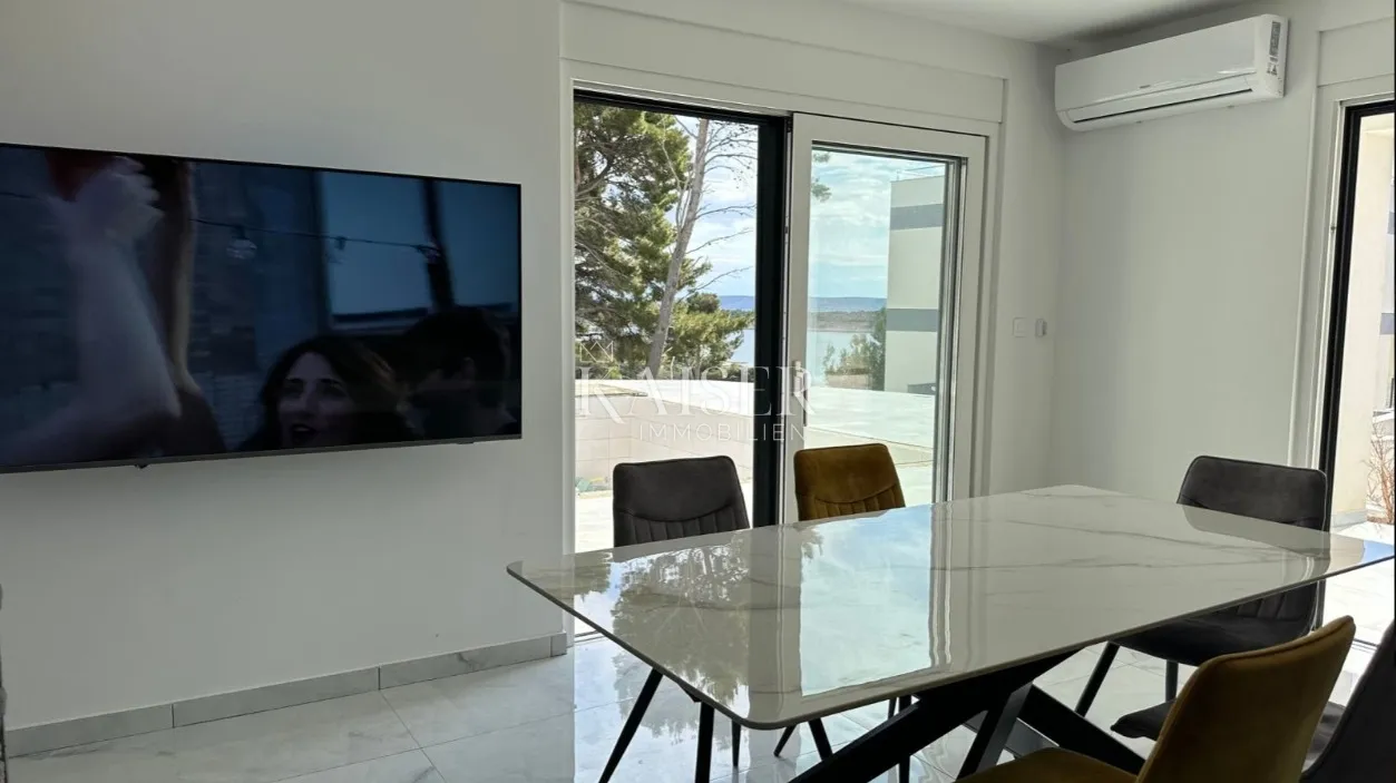 otok rab-stan 135m2 s bazenom s pogledom na more - slika 4