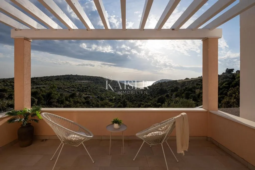 šibenik-rogoznica – ražanj: autentična vila 230 m² s bazenom, pogledom na more i luksuznim interijerom - slika 20