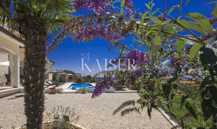 istra, kaštelir – luksuzna vila s prekrasnim pogledom na more - slika 3