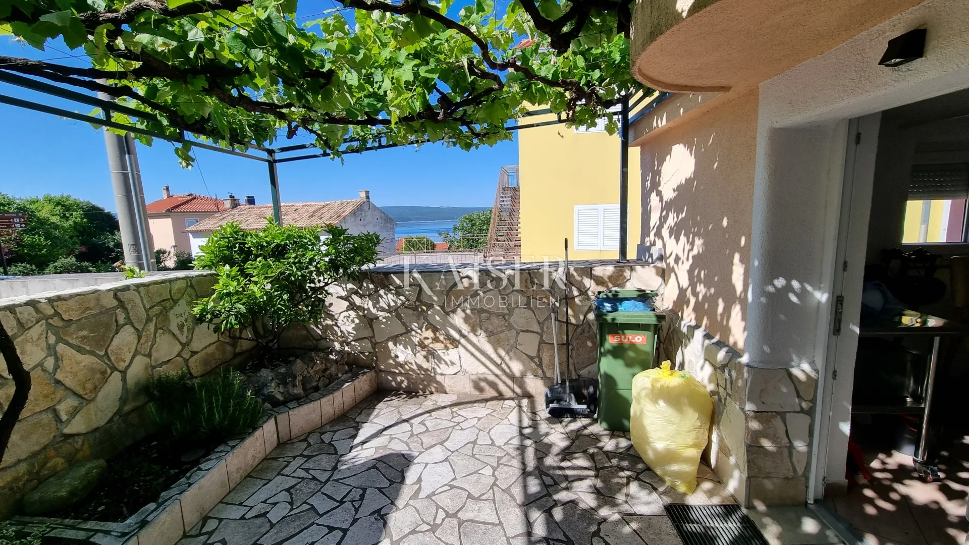 crikvenica, dramalj - kuća sa dva stana i okućnicom - slika 21