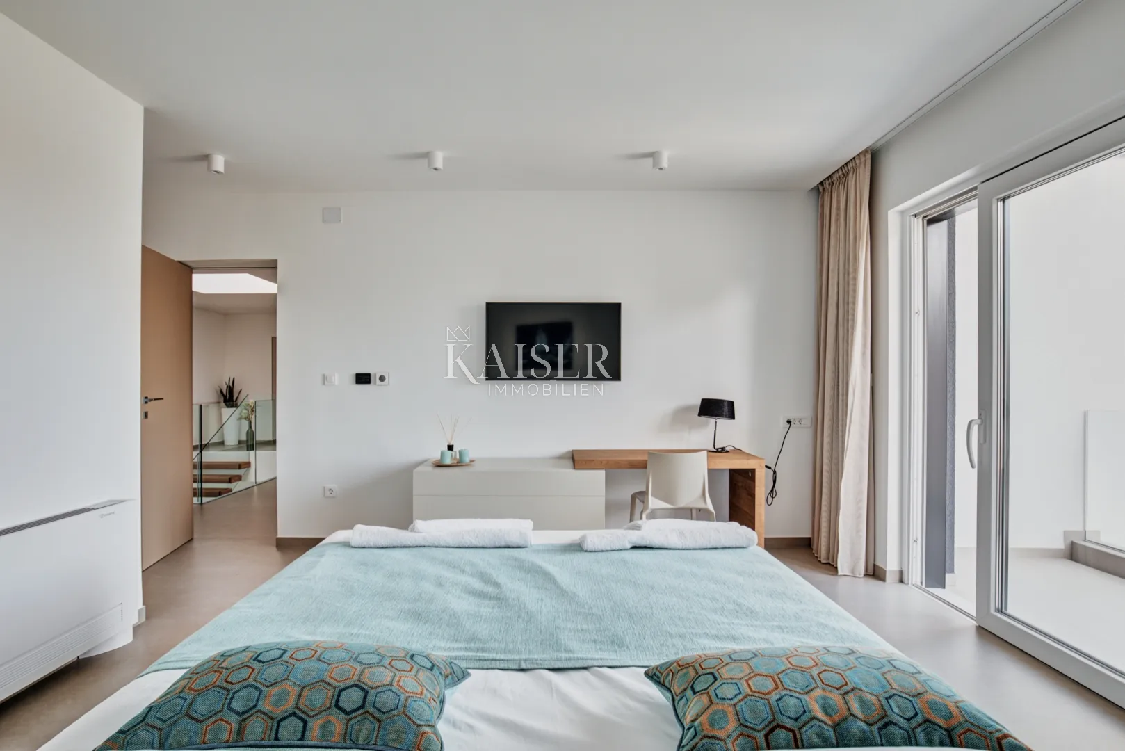 krk, vrh – luksuzna vila s bazenom - slika 13