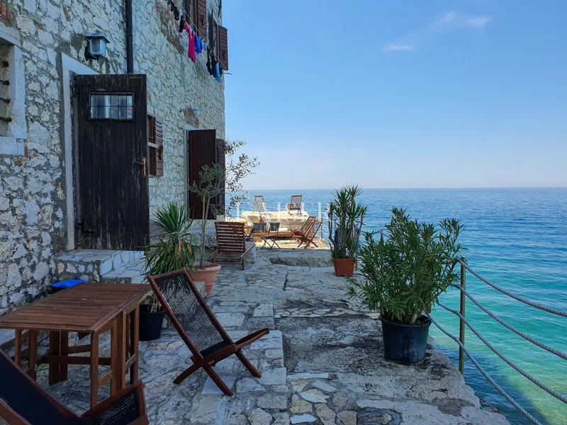 Istra, Rovinj- jedinstven stan 50m2 korak do mora
