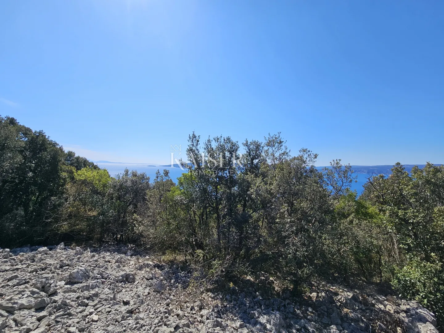 otok krk - poljoprivredno zemljište 150 m od mora - slika 3