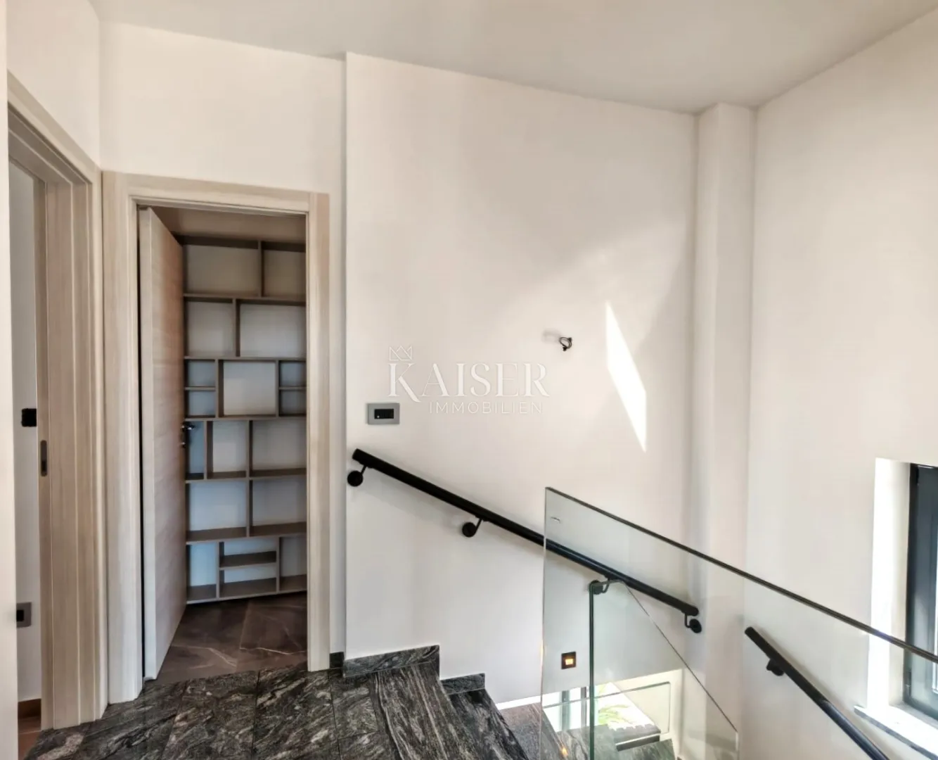 otok krk, malinska- luksuzna vila 208m2 s bazenom i pogledom na more - slika 34