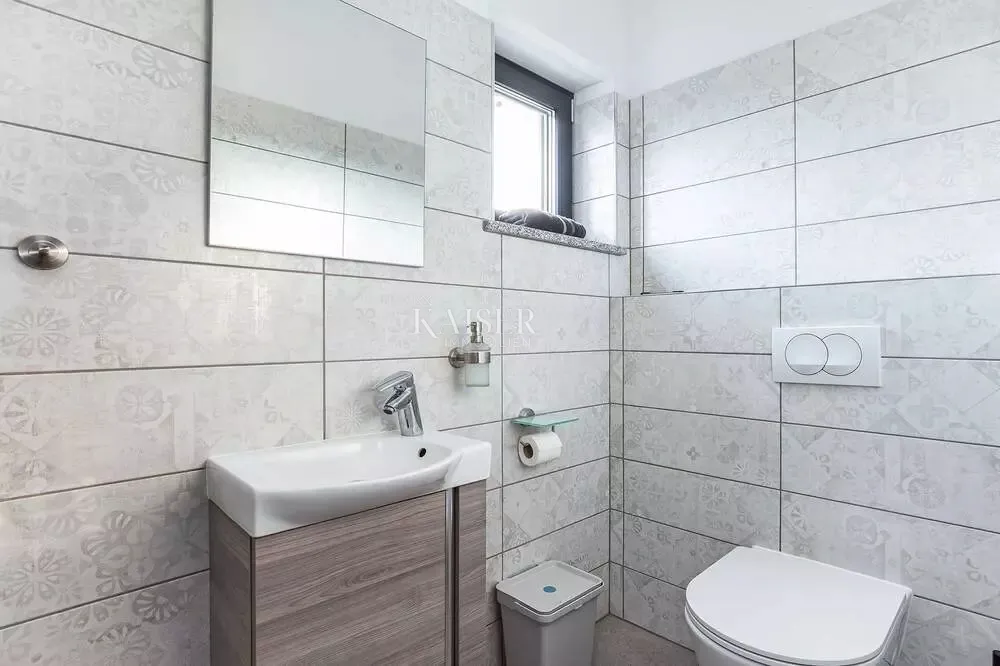 istra - poreč, moderna vila sa bazenom, 800m od mora - slika 24