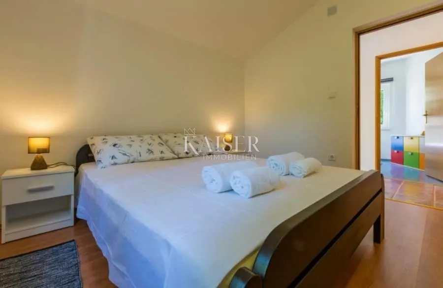 novi vinodolski - kuća prvi red do mora - slika 38