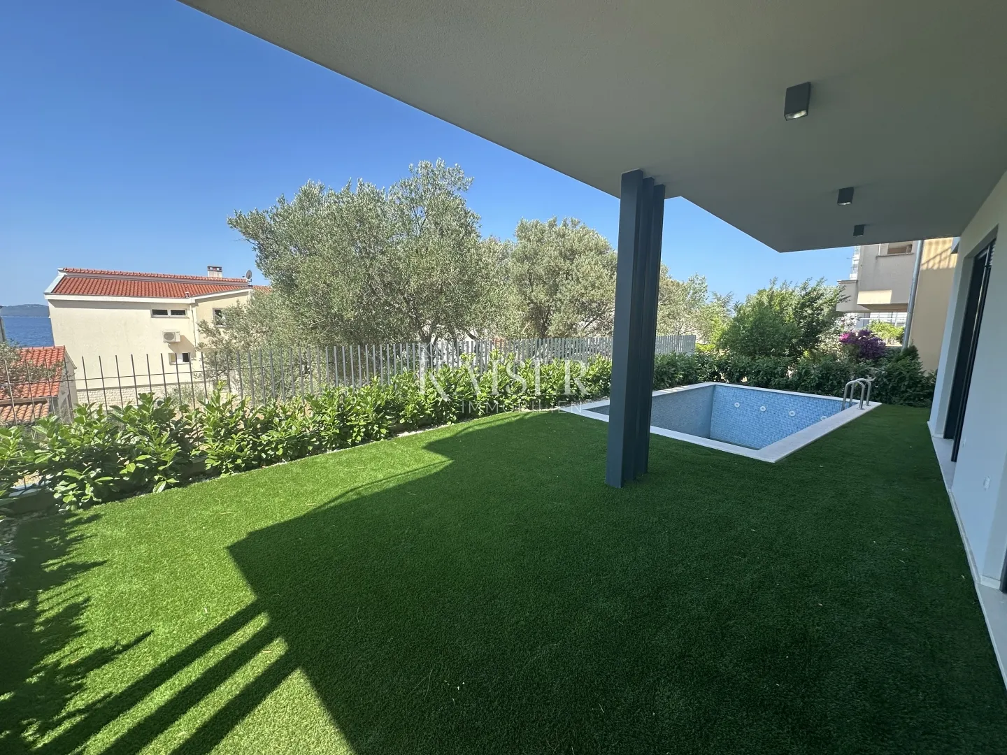 zadar; kožino-stan 135 m2 s bazenom uz more - slika 2