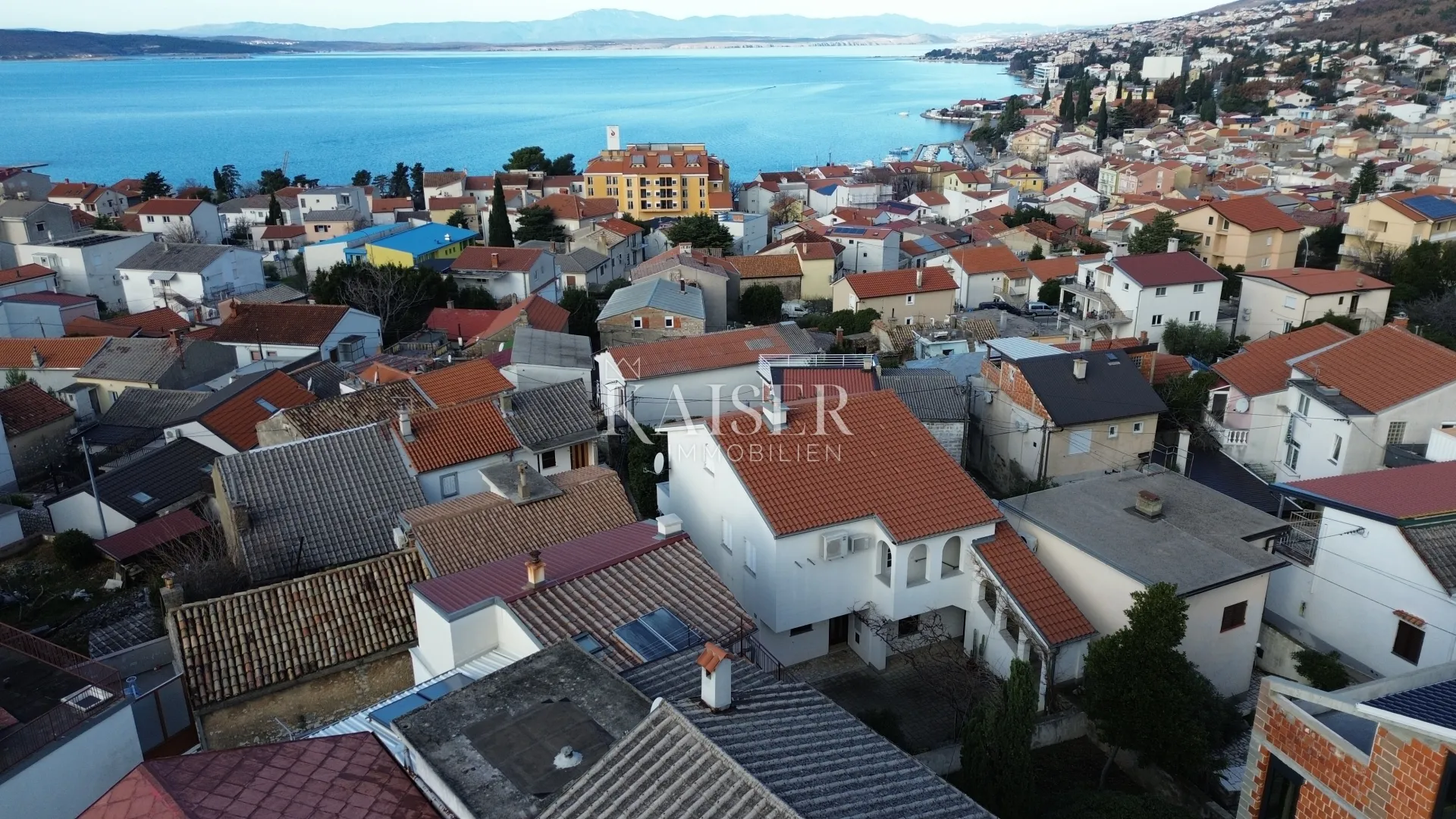 crikvenica, selce - novoadaptirana kuća sa 2 stana i parkingom - slika 27