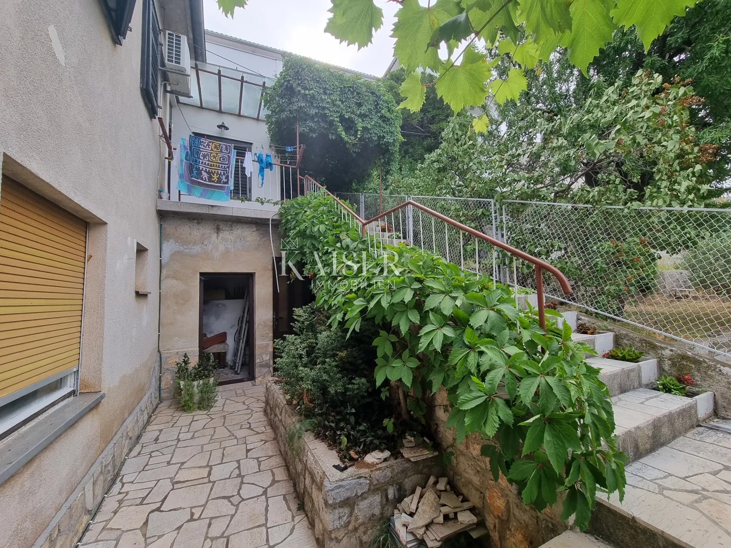 senj, stan 105m2, 3s + db - slika 2