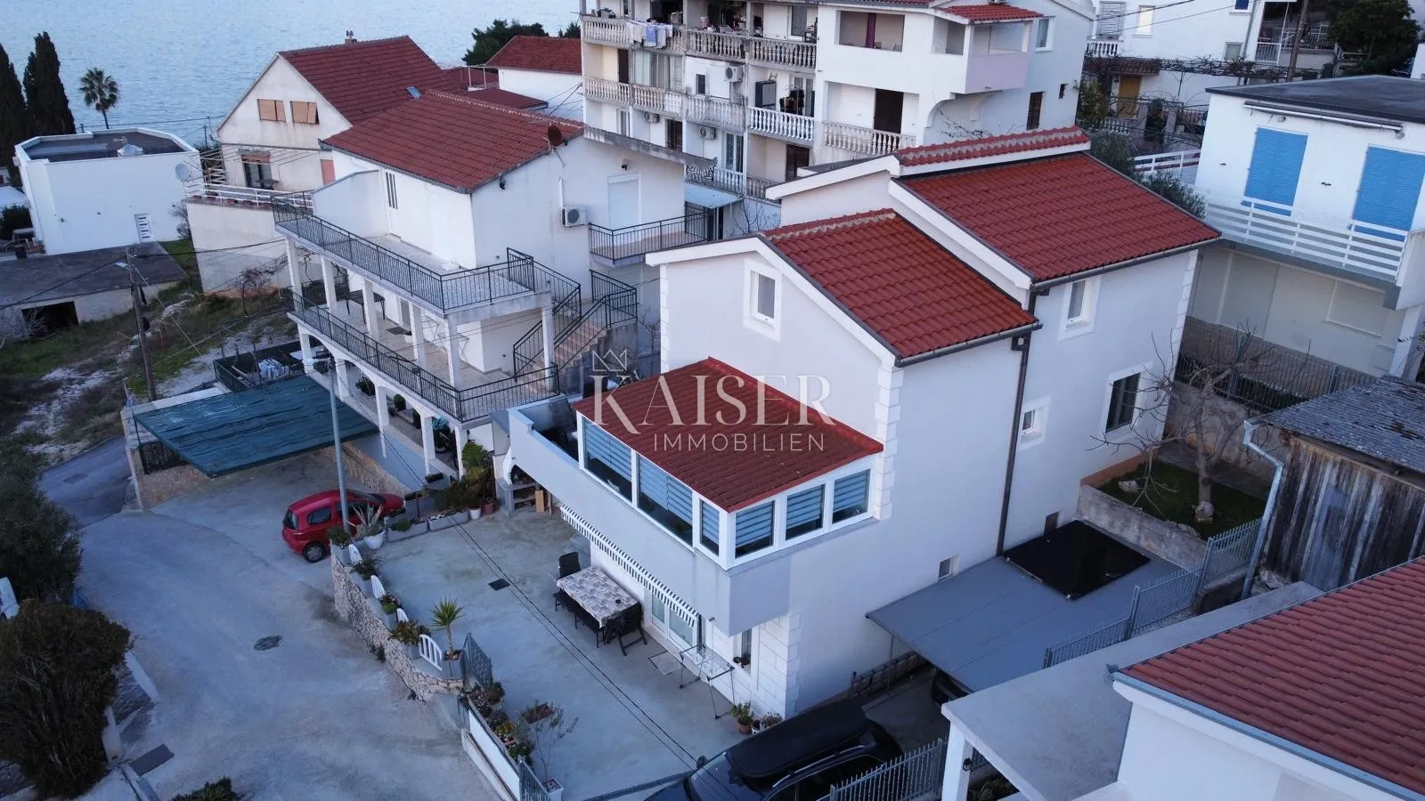 čiovo, trogir - prostrana obiteljska kuća s tri etaže i pogledom na more - slika 2