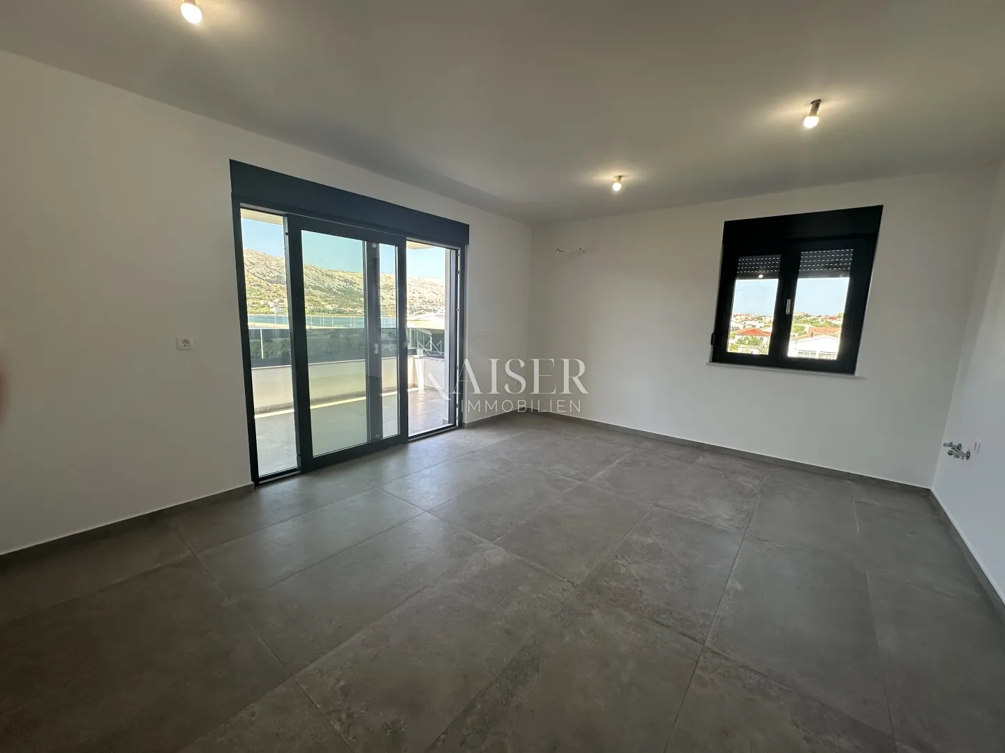pag - dvosobni stan 80 m2 s velikim vrtom od 75 m2 pokraj mora - slika 9