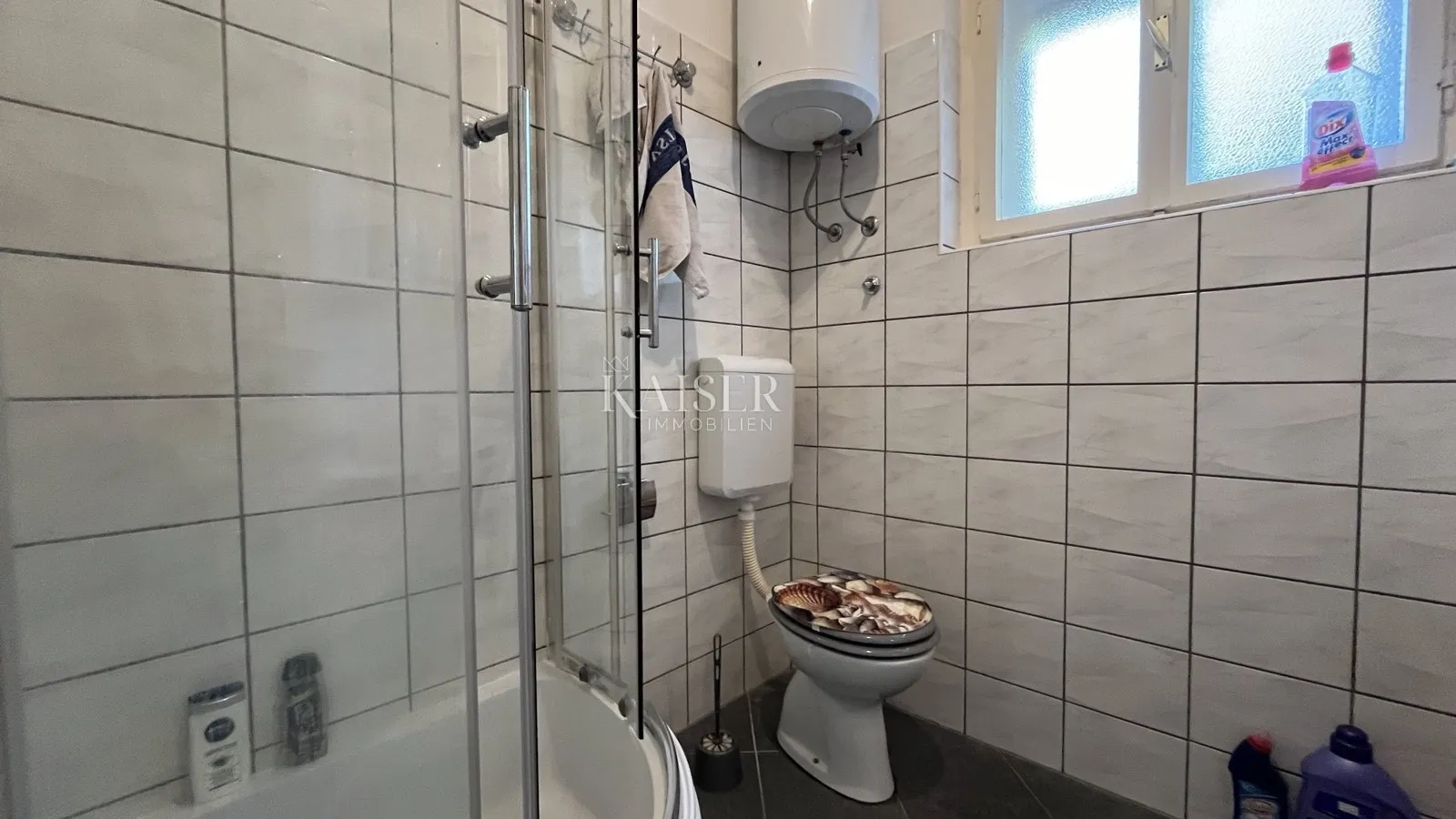 rijeka, trsat - kuća s tri stana, dvije garaže i pogledom - slika 14