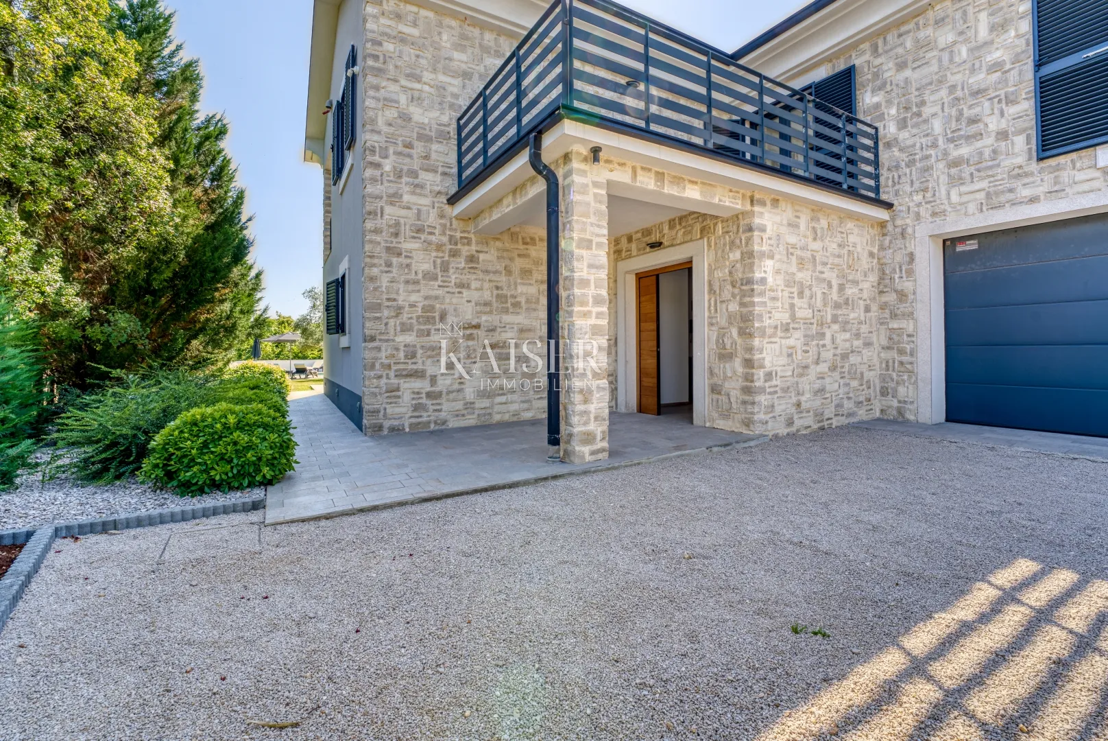 otok krk, kras - impresivna villa u oazi mira - slika 16