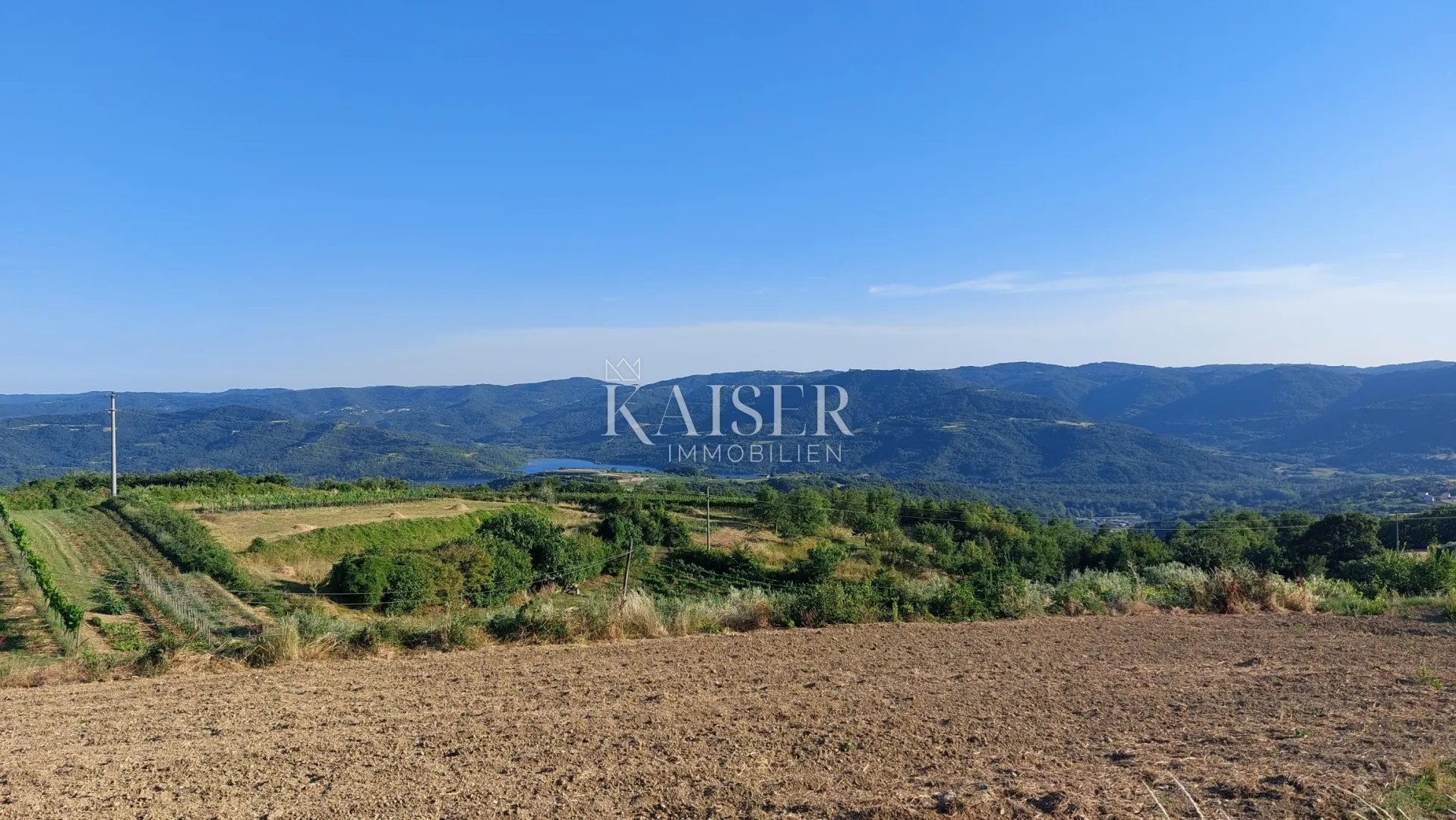 istra, okolica buzeta - poljoprivredno zemljište 2,5ha; mogućnost gradnje - slika 3