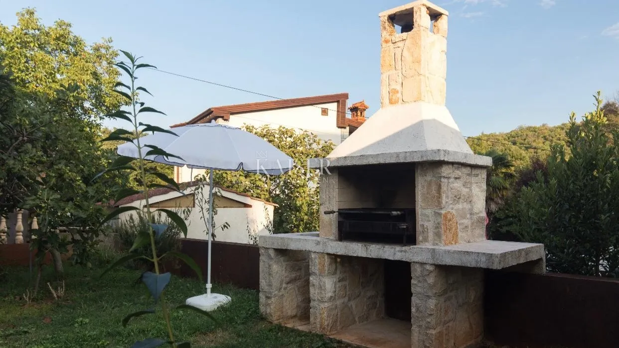 njivice, otok krk- apartman 92m2 s vrtom, blizu centra - slika 11